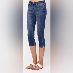 Judy Blue Mid-Rise Skinny Fit Capri Size 9